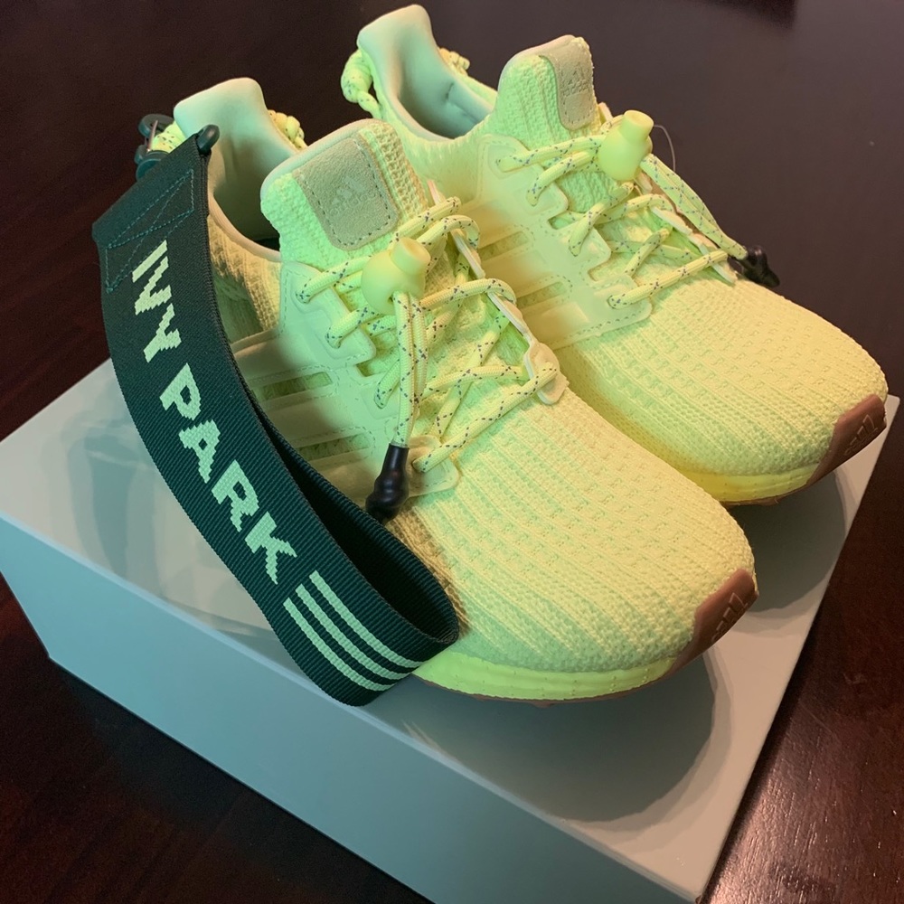 IVY PARK ultraboost OG